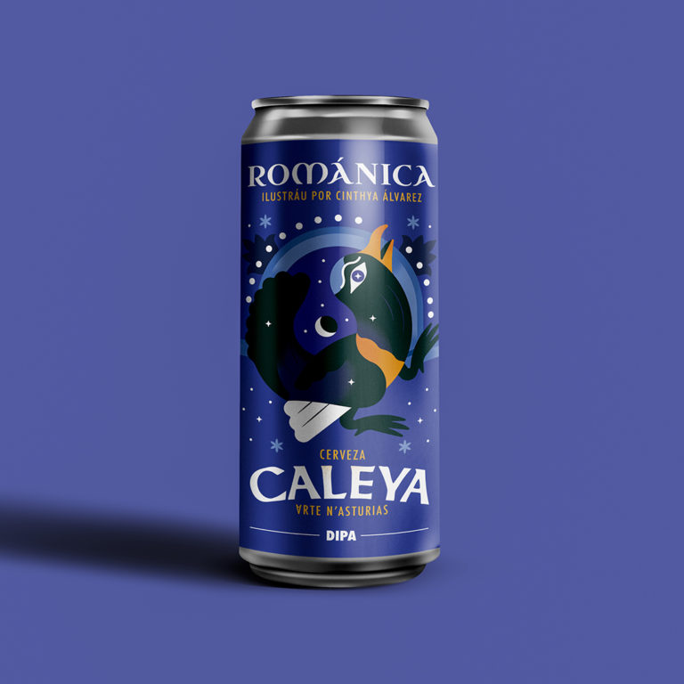Lata de cerveza Caleya Románica, en tonos azules, en la que aparece un urogallo en estilo románico.