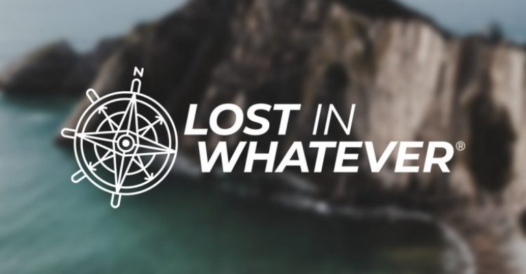 Logotipo de la marca Lost in Whatever (una brújula que indica el norte)